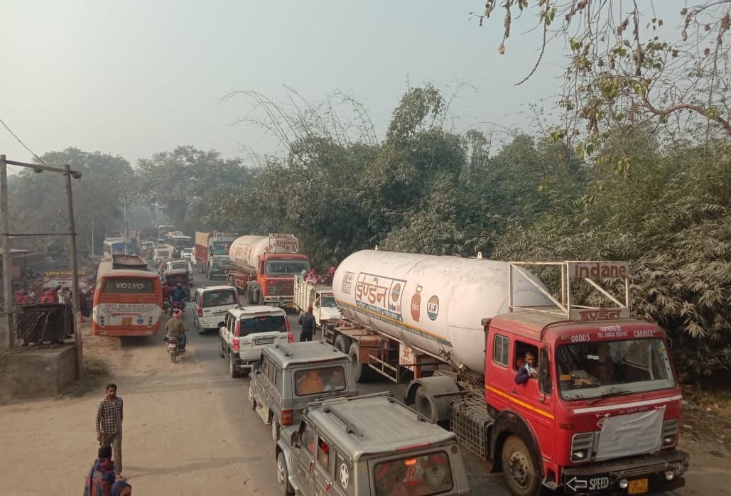 The highway was jammed for more than four hours for 5 km.