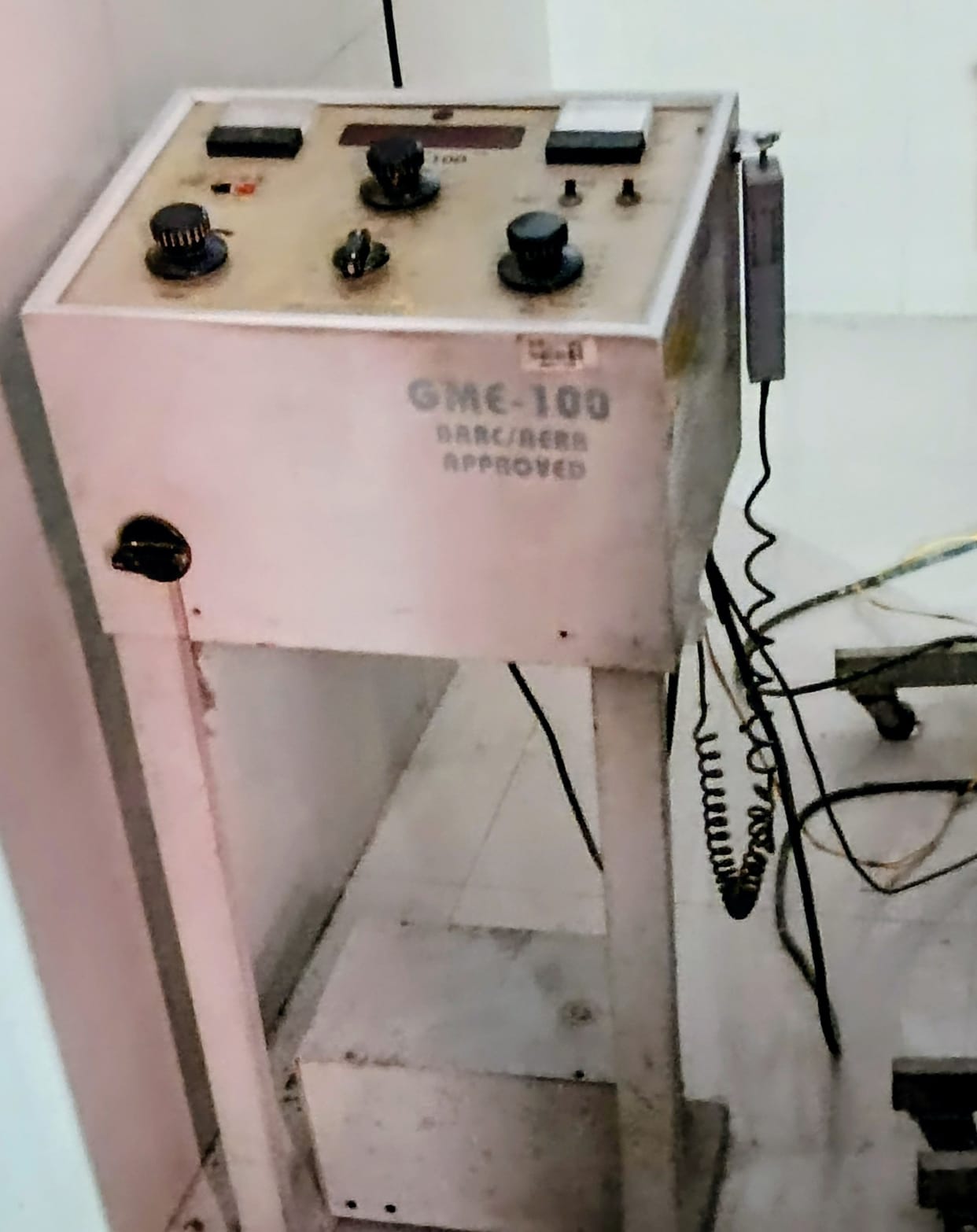 Smoke rose from the X-ray machine, patients returned without getting their X-rays done.
