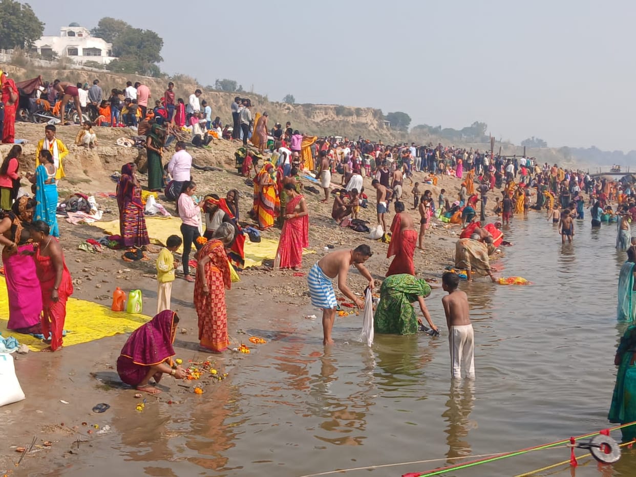 Mauni Amavasya: 2.5 lakh devotees took a dip in the Ganga during Brahma Muhurta