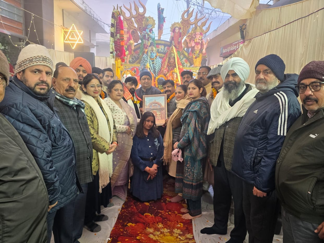 A grand welcome to the Prabhat Pheri on Mahashivratri, devotees were mesmerized by the hymns.