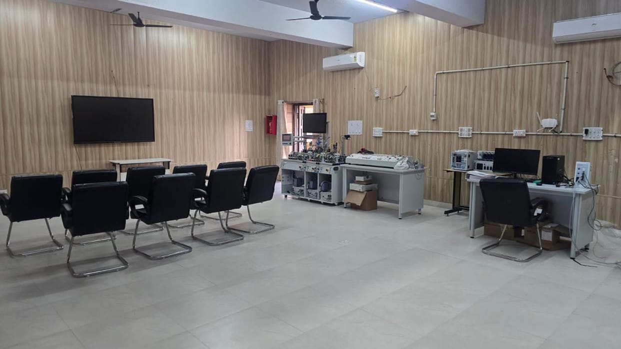The state's second modern lab will be built in the Polytechnic, students will learn from robotic machines.