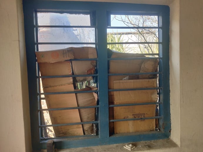 Lack of basic facilities in Talmehra Pump House building