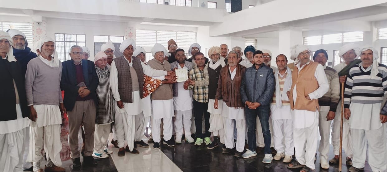 The chairman accepted only 1 rupee at his brother's wedding and invited people from 36 different communities.