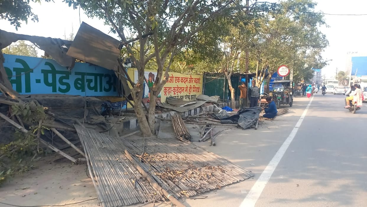 The municipal council removed encroachments from Medical Road.