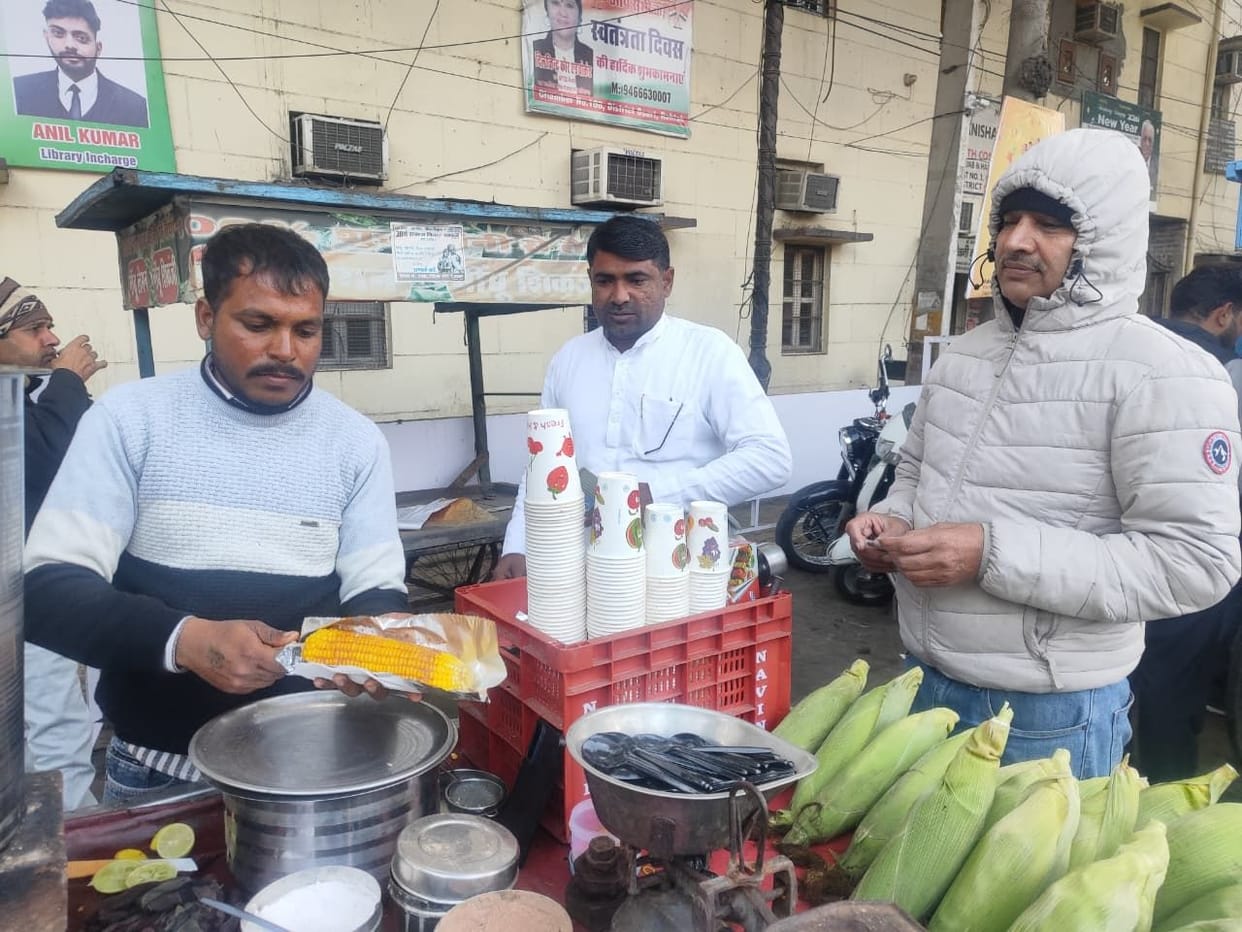 Sweet corn is providing warmth during the winter, with a daily consumption of 30 quintals.