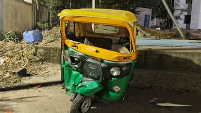 Bhopal News: Road crash kills inspector's 4-year-old son, loading vehicle hit auto, wife critical condition MP
