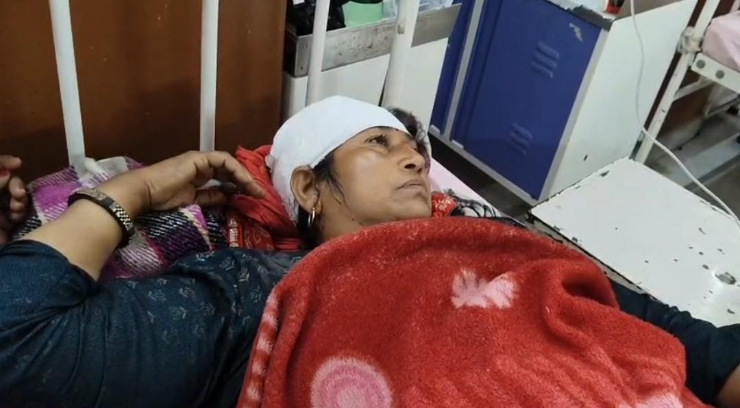 Bloody clash erupts after  goat kid eats banana five people injured in Alwar