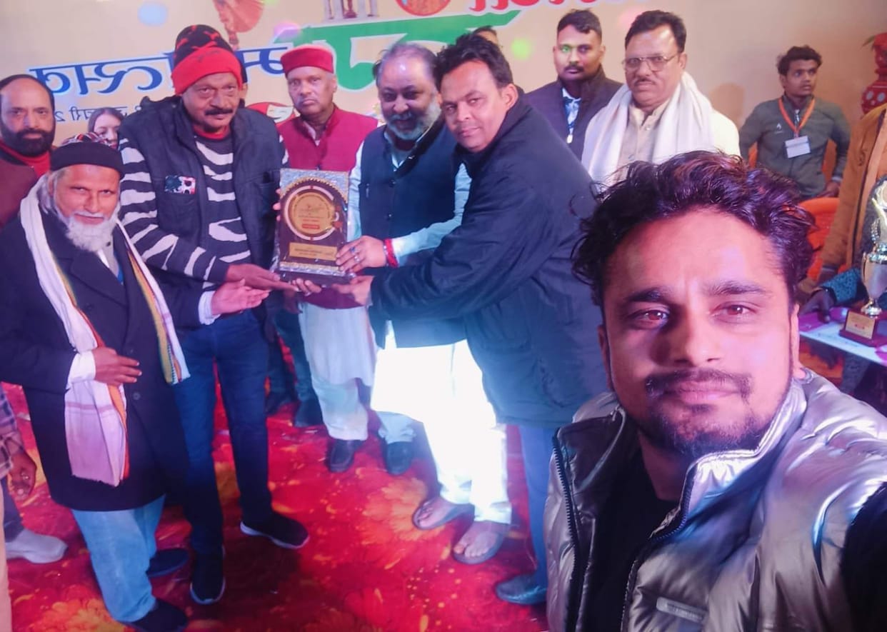Asmita Theatre Group won 7 awards at the Ballia Theatre Festival.