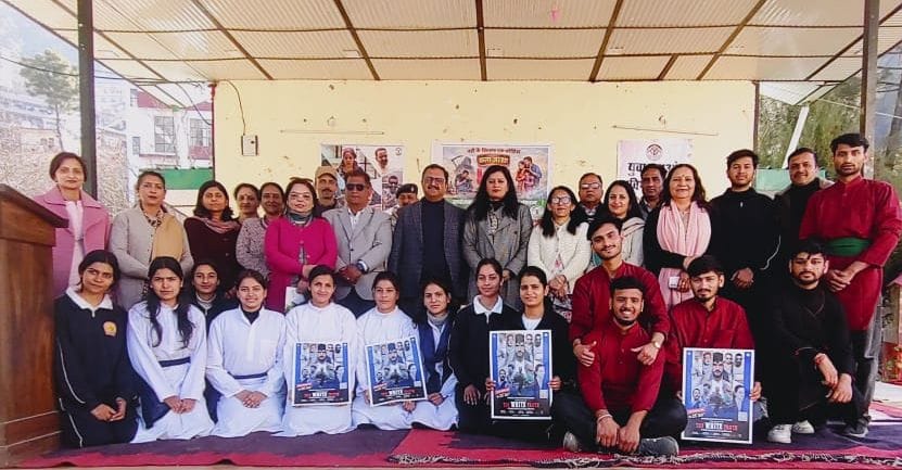 Deputy Commissioner inaugurated the de-addiction art group at DIET Solan.