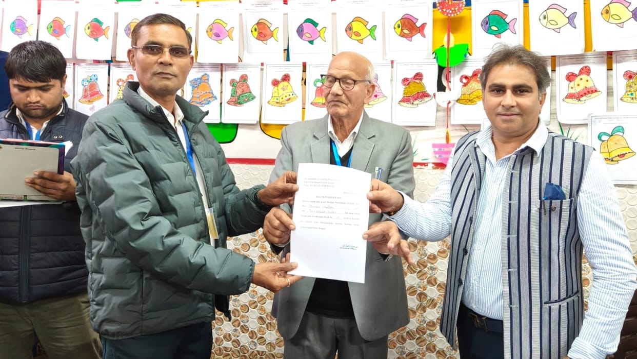 After the elections, political maneuvering for the position of village head has begun.