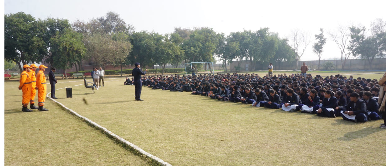 Students learn to deal with disaster and emergency situations