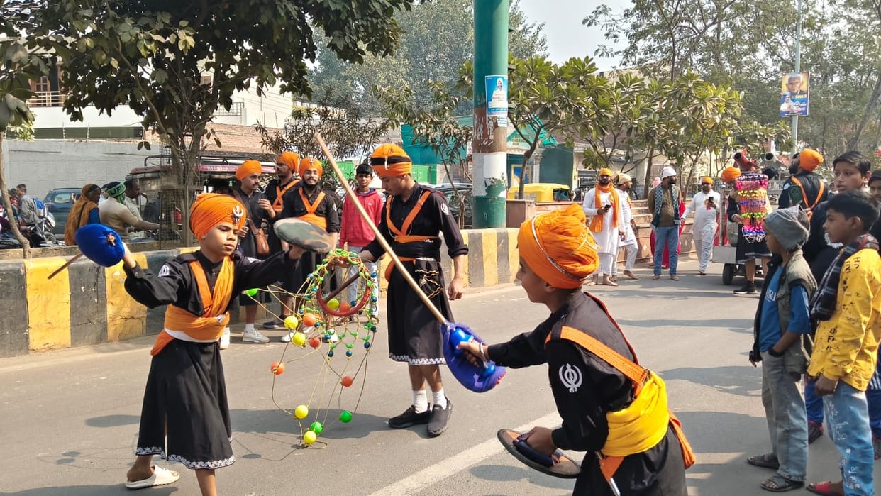 A grand Nagar Kirtan was organised on the occasion of Prakash Utsav with amazing Gatka stunts.