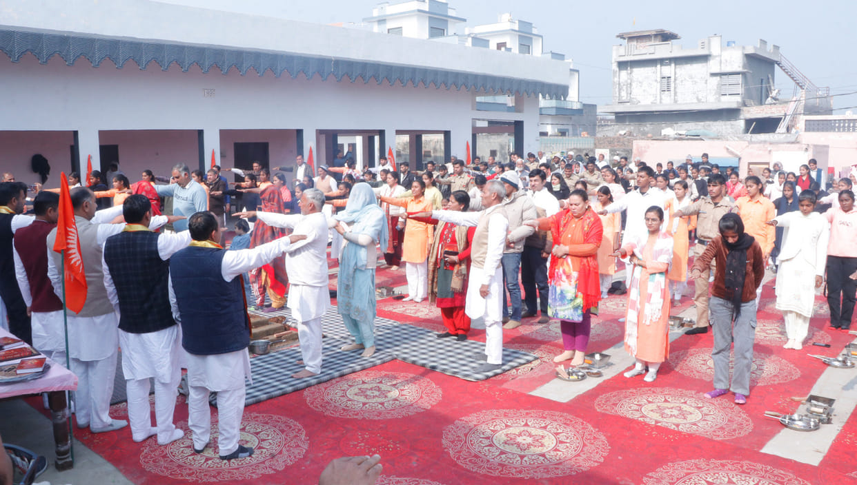 By performing 51 Kundiya Yagya, they took a pledge to stay away from drugs.