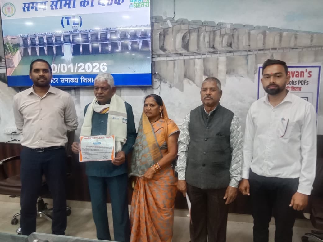 जयंत ध्रुव को कलेक्टर ने किया सम्मानित
