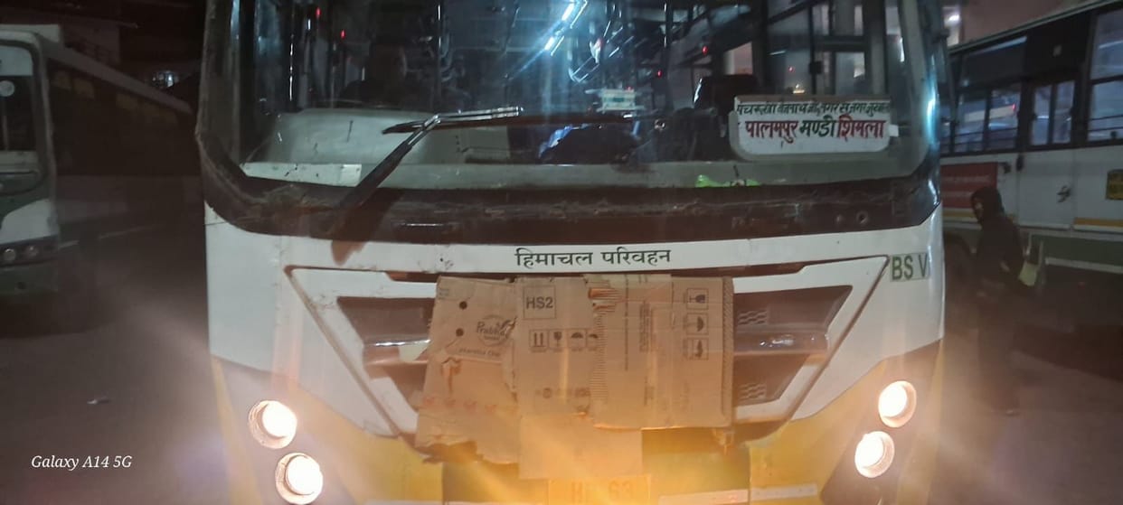 Passengers shivering in HRTC buses