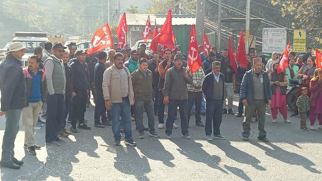 Workers and technicians of the Nathpa-Jhakri project staged a sit-in protest over unmet demands