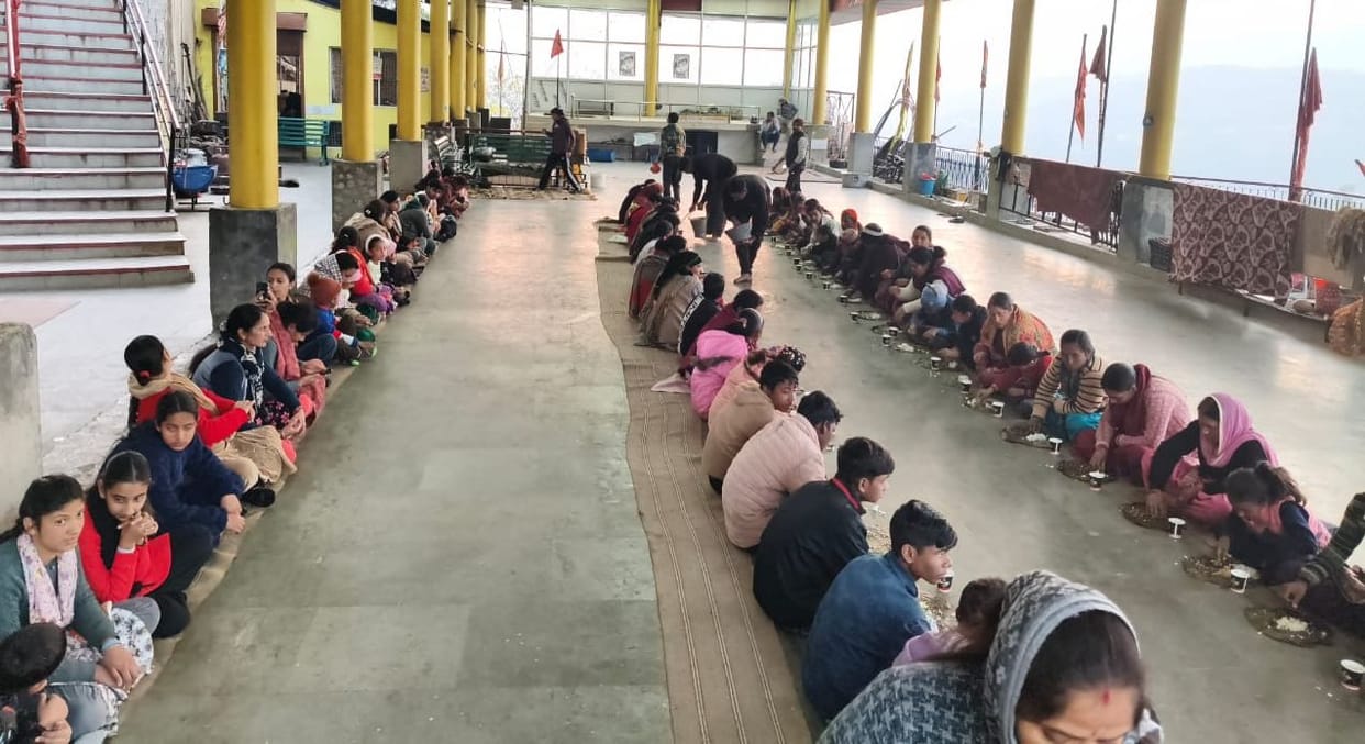 Bhandara organized in Shiv Tandav Cave, Kunihar