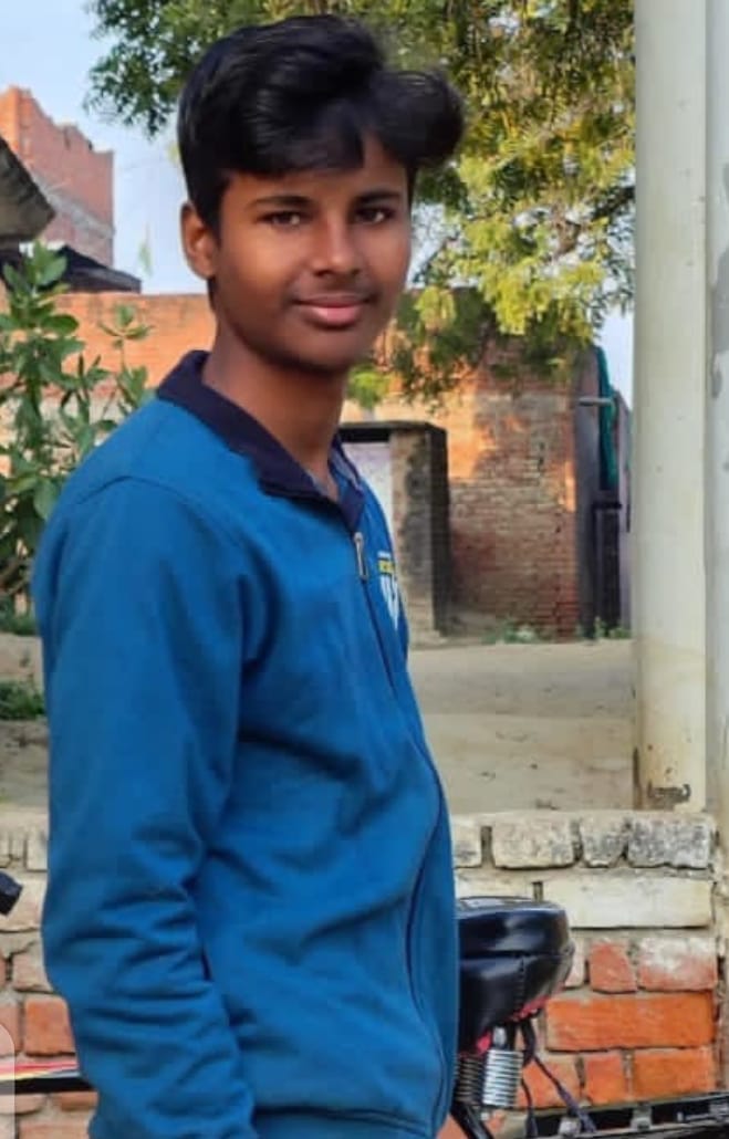 The boy ran away from home after his father scolded him for using his mobile phone.