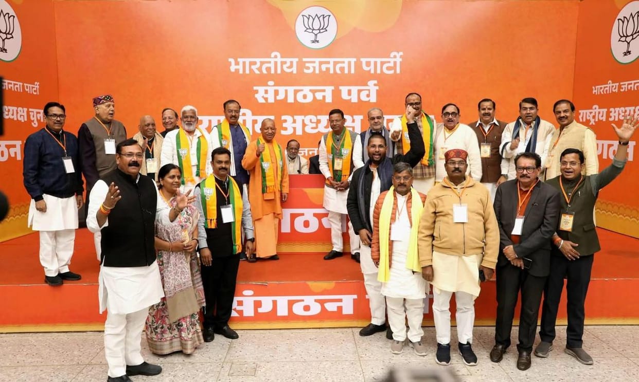 MP Dr. Laxmikant and MLC Ashwini Tyagi became the proposers of the National President