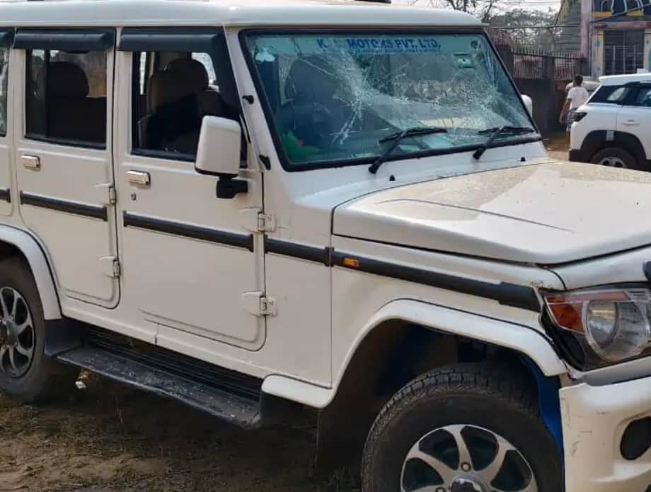 दौसा भाजपा मंडल अध्यक्ष की गाड़ी टूटी