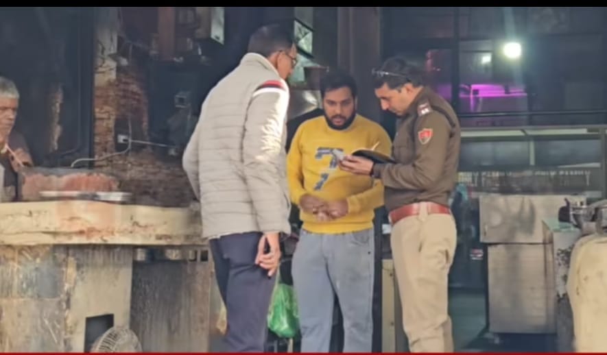 Dhaba owner attacked, accused of snatching ring and cash