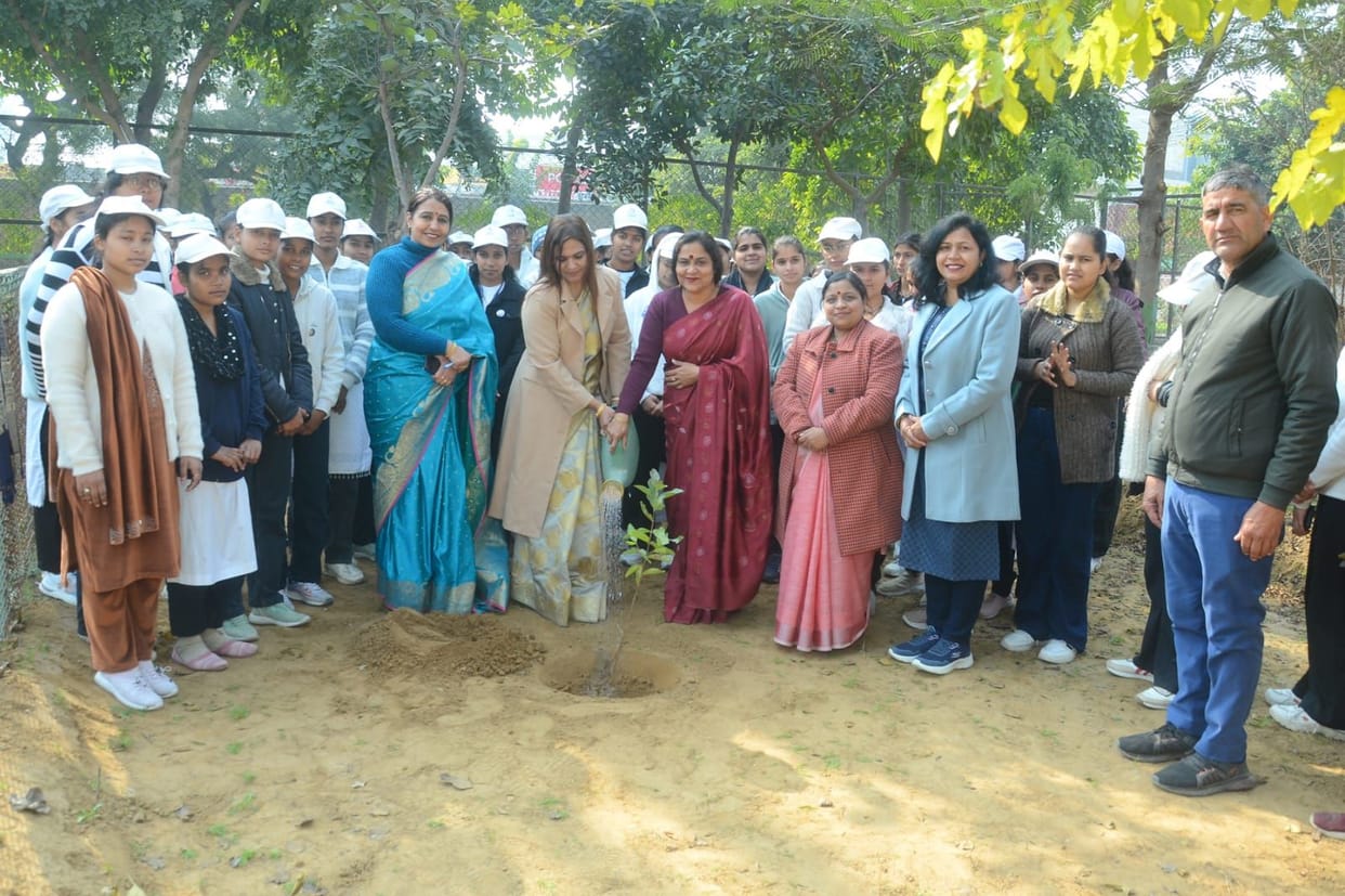 A seven-day special camp was inaugurated at Hindu Kanya Mahavidyalaya.