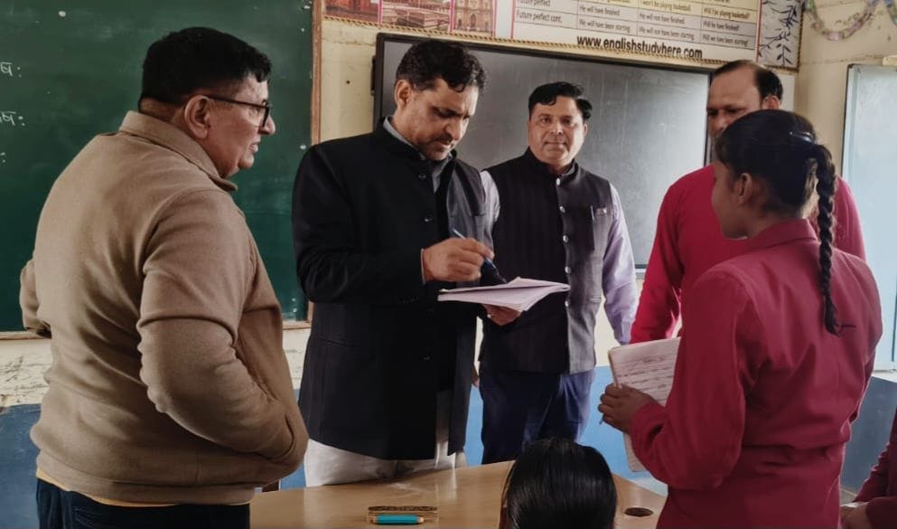 The DEO praised Belarkha Model School.