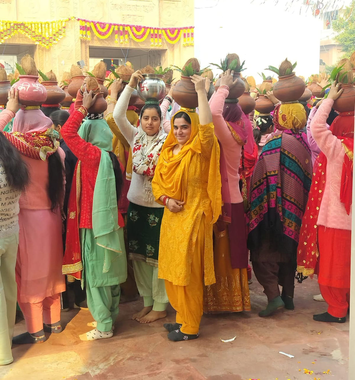Kalash Yatra taken out in Chaushala, devotees gathered