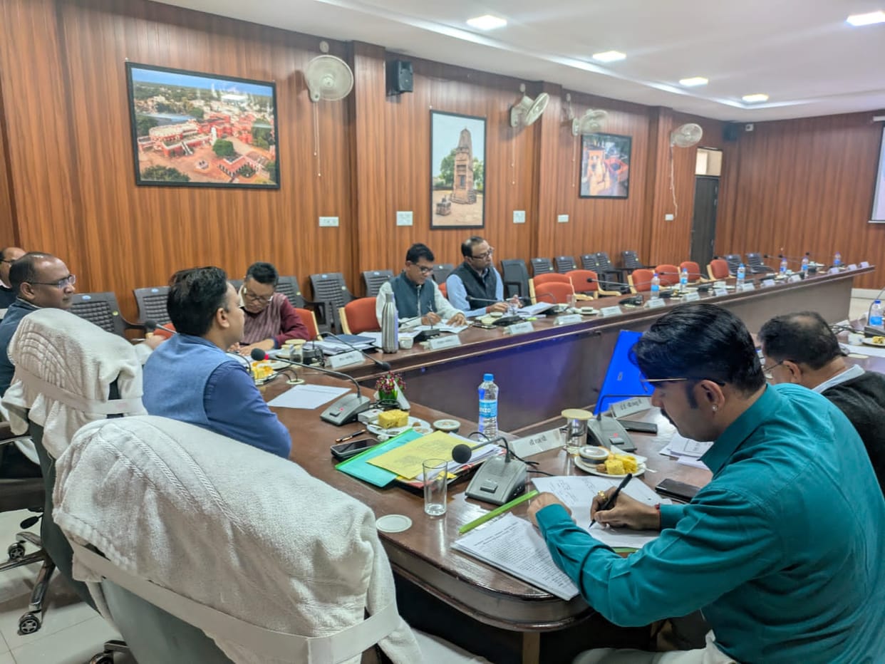 Strict decisions taken at the road safety committee meeting helmets and seat belts made mandatory in Rajnandga