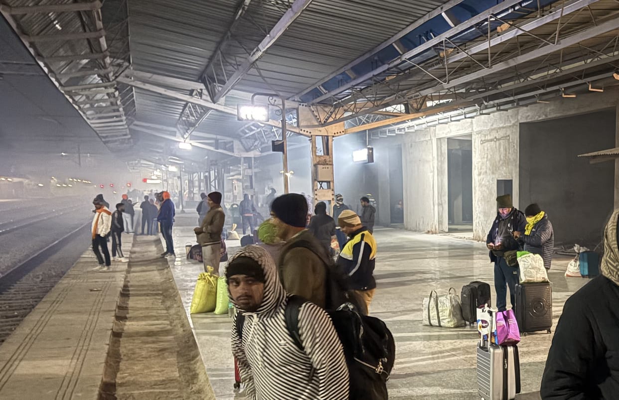 There is no coach indicator at Bhadohi and Gopiganj railway stations, and there is no place to sit iThere is no coach indicator at Bhadohi and Gopiganj railway stations, and there is no place to sit in Suriavan.n Suriavan.