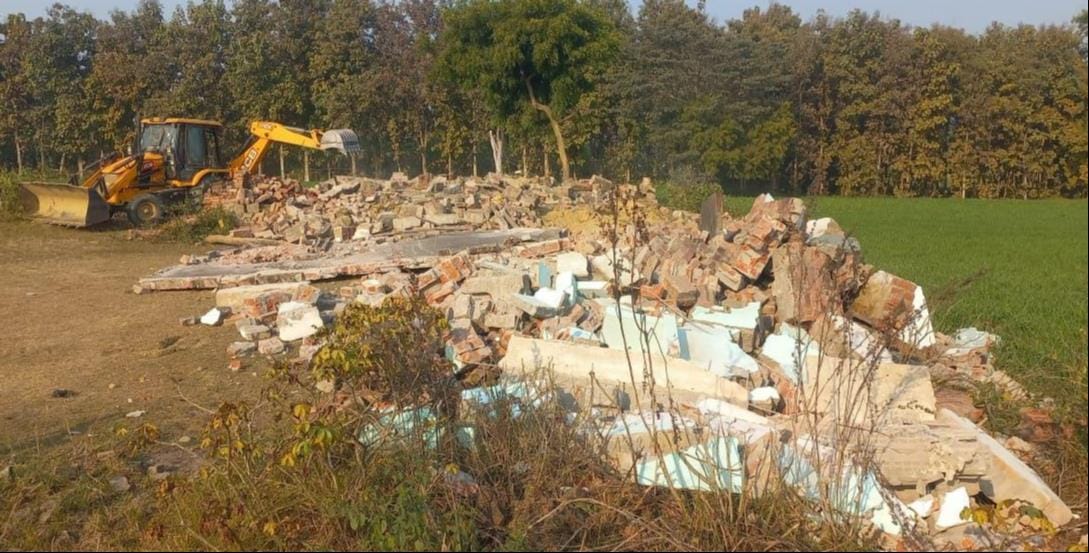 Bulldozer roared on illegal shrine