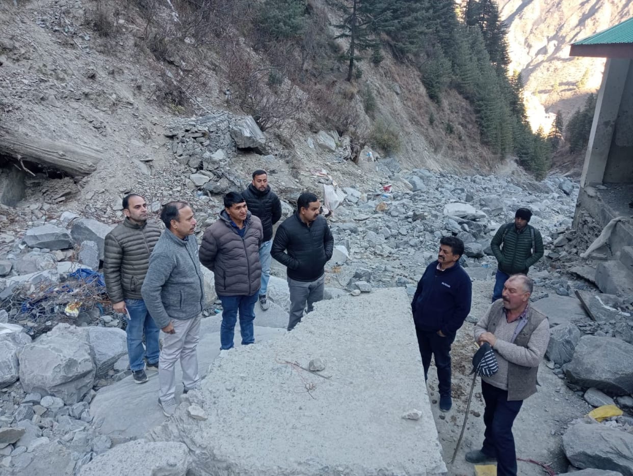 Roads should be built before the start of the Manimahesh Yatra: Vikas