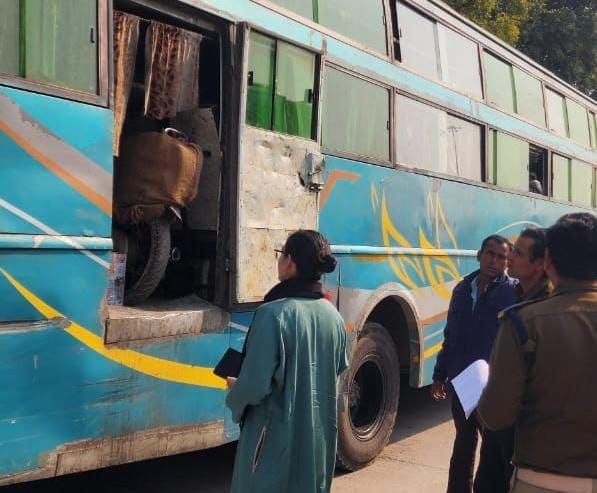 Double-decker buses were stopped and inspected to check compliance with safety standards.