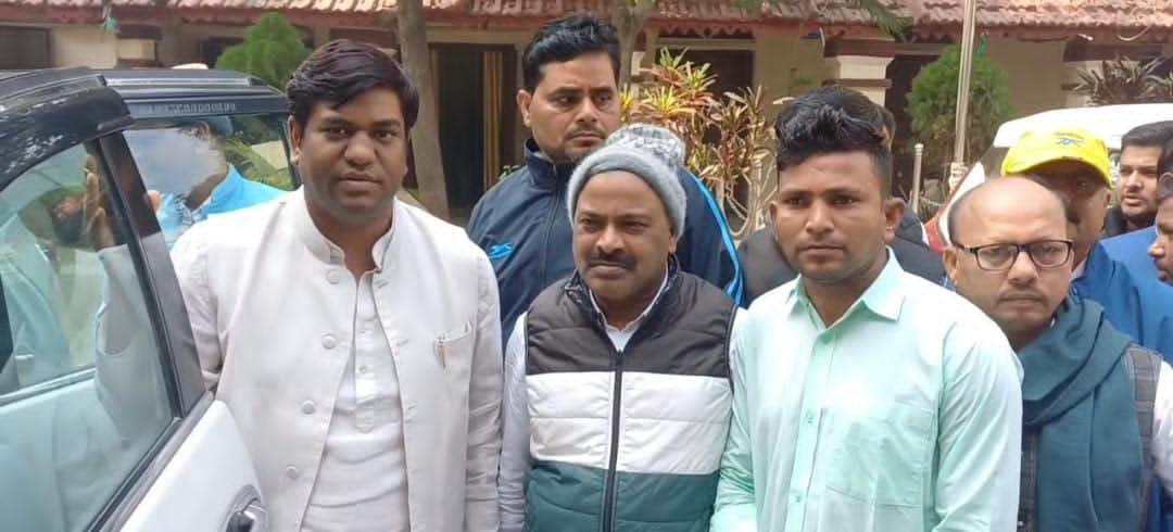 Bihar News: VIP supremo Mukesh Sahni reached Munger regarding problems of fishermen, met with SP