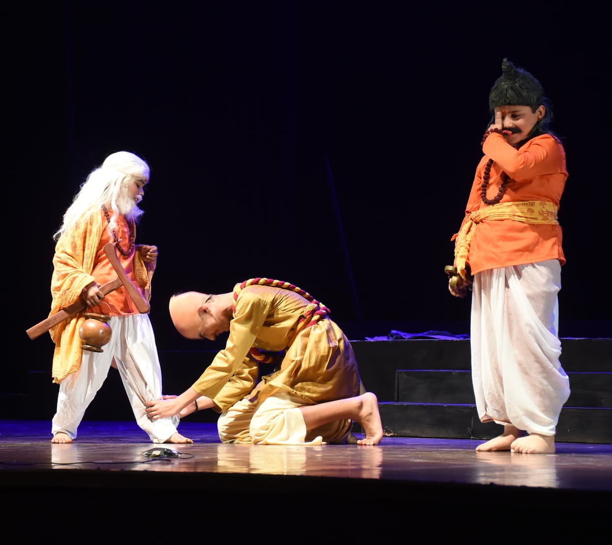 In 'Jatan Hi Ratan', children showed the value of hard work.