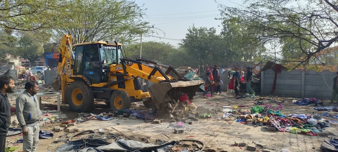 Slums removed on College Road, green belt work to begin, 60 lakh project to gain momentum