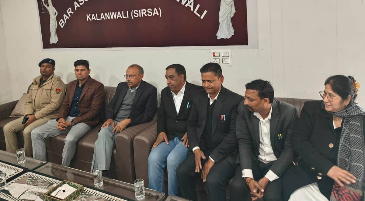 कालांवाली। कालांवाली में निरीक्षण करने पहुंचे जिला जज पुनीश जिंदिया । संवाद 