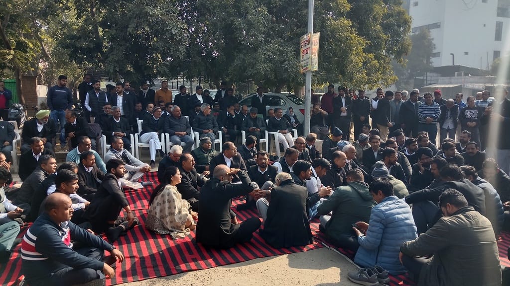 Parking dispute... Lawyers boycott work, retired police association engaged in mediation