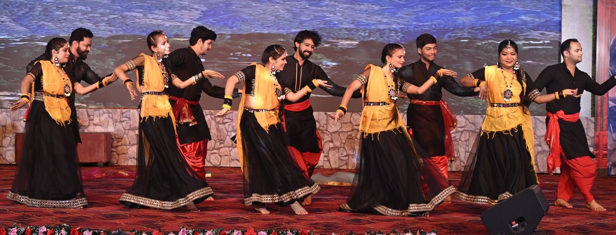 The sound of the mountains echoed on the stage of Kauthag.