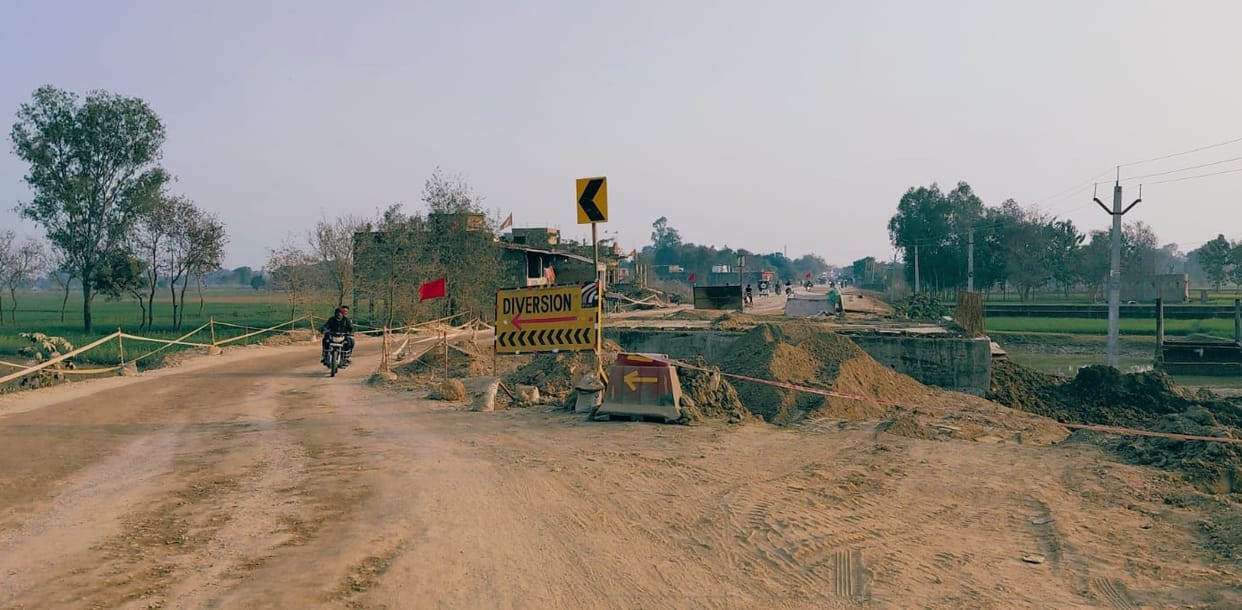 Highways are being built but safety standards are not taken into consideration, fear of accidents