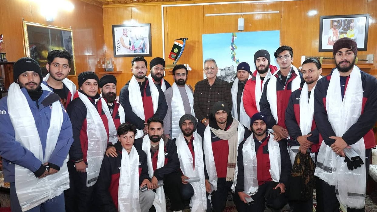 Leh, LG Kavinder Gupta, Meet with Jammu Kashmir Team, ICE Hockey