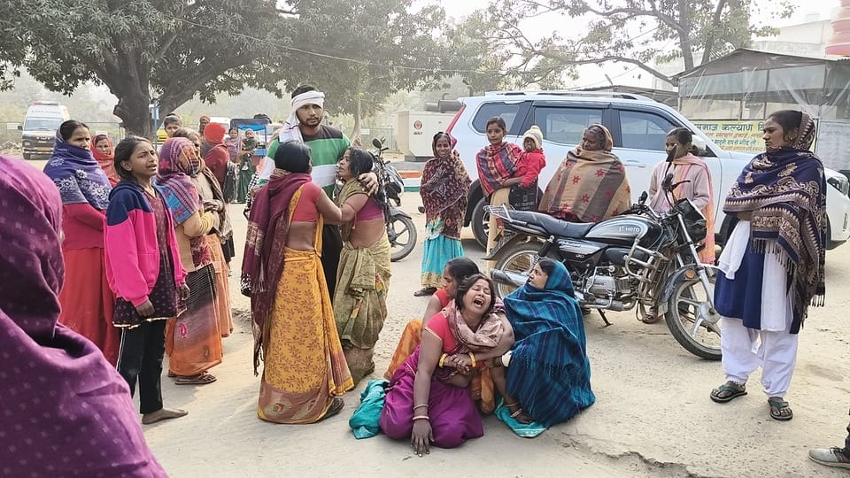 शोकाकुल परिजन