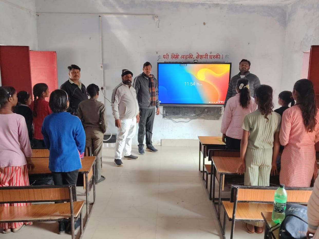 Digital classes started in Primary School Nagla Bhari