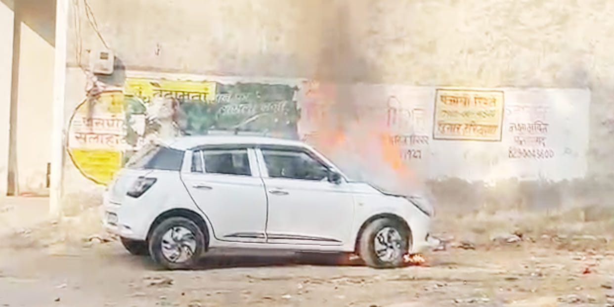 Fire broke out in the newly purchased car from a month ago, it was parked after washing.