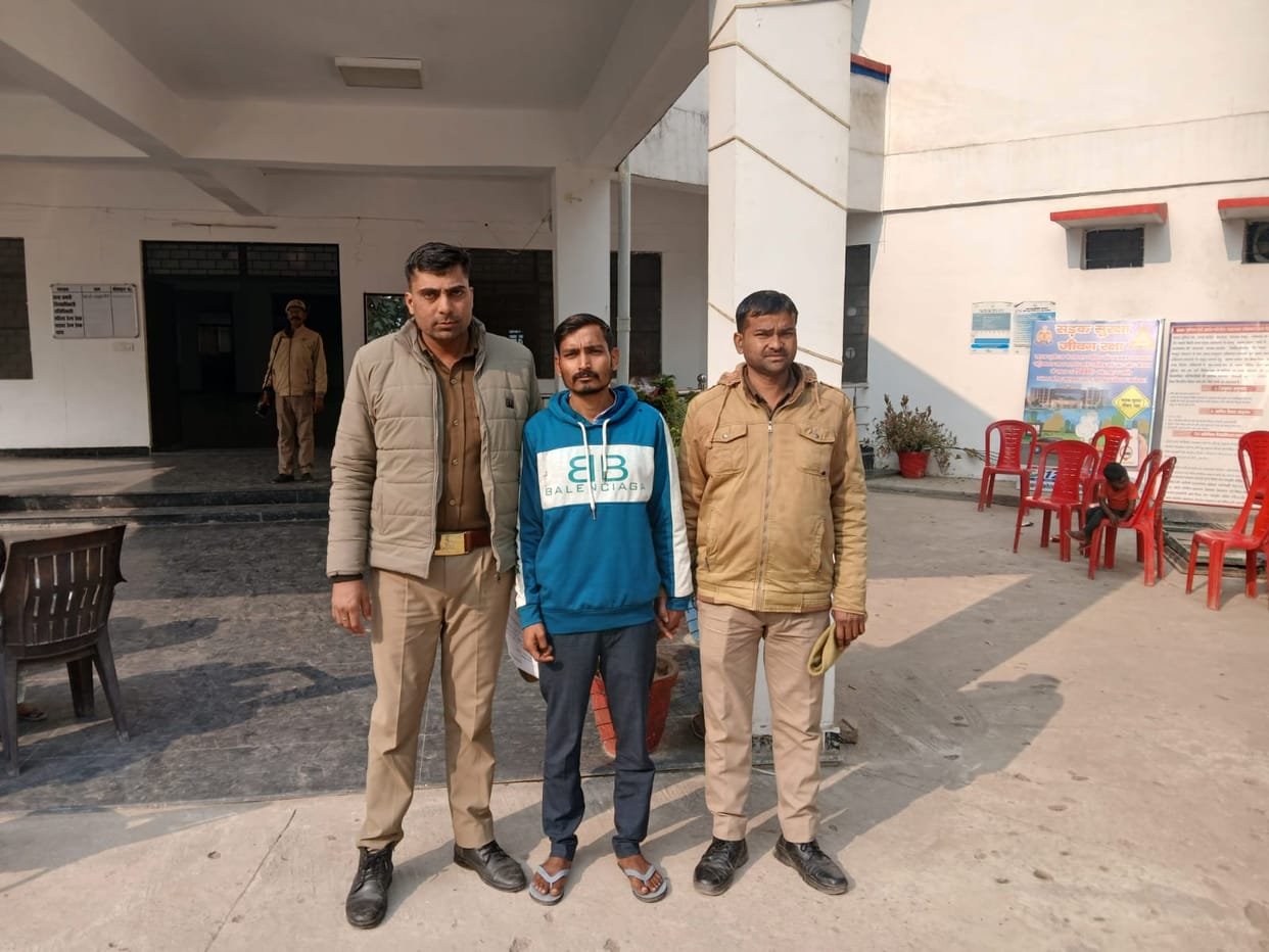 Smuggler arrested with drugs worth 20 lakh rupees