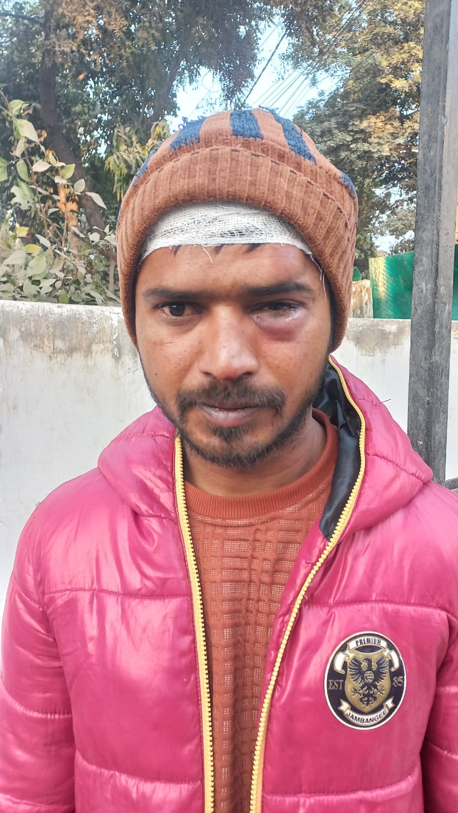 E-rickshaw driver beaten up for protesting against boarding a ride, condition critical