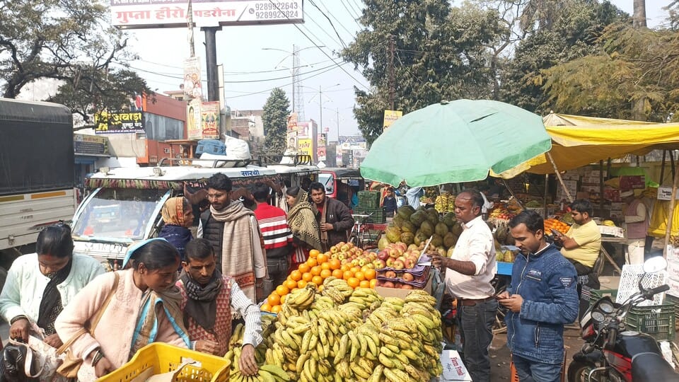 Encroachment: The road becomes wide at night, but shrinks to half its width during the day.