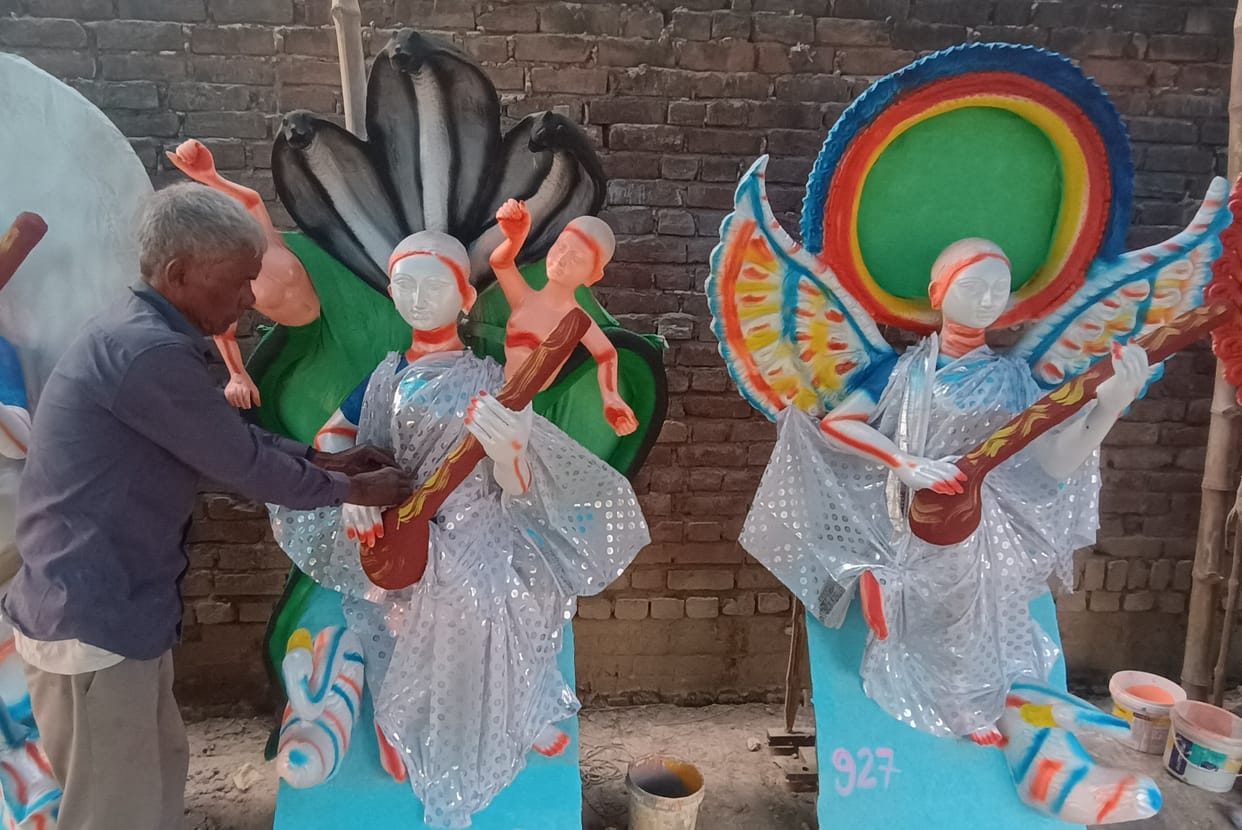 On the 23rd, Saraswati Puja will be celebrated, and sculptors are busy preparing the idols.