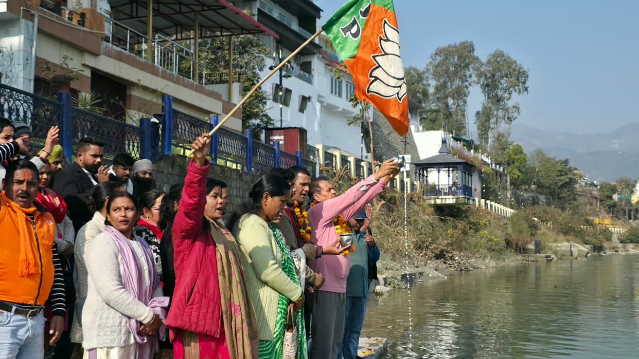 Milk bath in Ganga on Naveen becoming the President