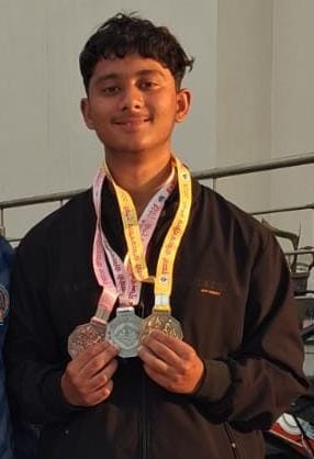 Yash of Chaudahbigha won three medals